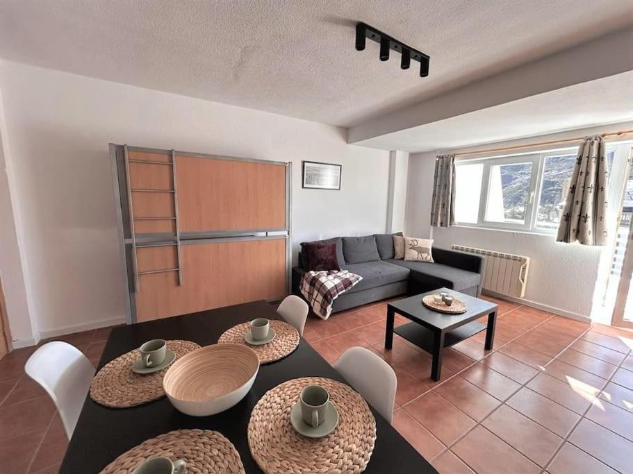 Little Rest Montblanc 6 Pax Personas Wifi Garaje Plaza Pradollano Apartment โมนาชิล ภายนอก รูปภาพ