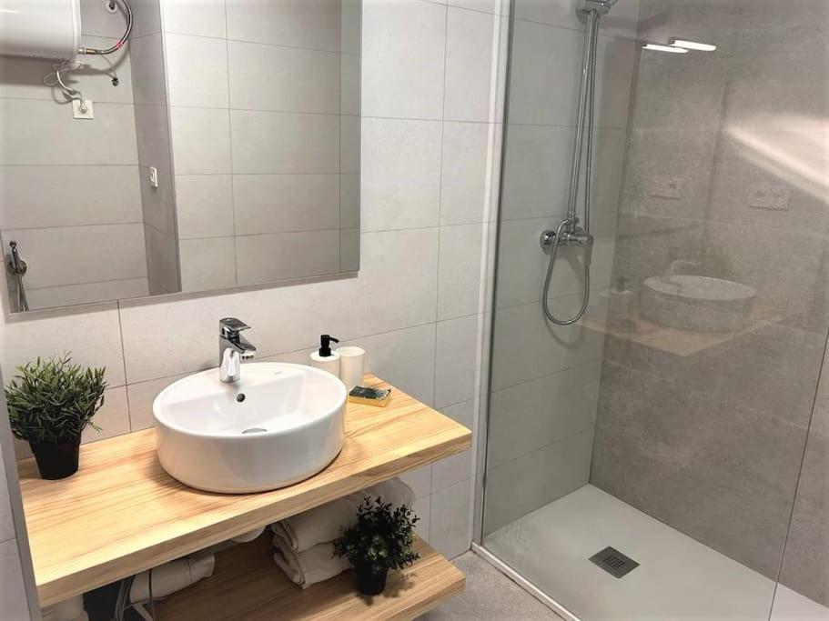 Little Rest Montblanc 6 Pax Personas Wifi Garaje Plaza Pradollano Apartment โมนาชิล ภายนอก รูปภาพ