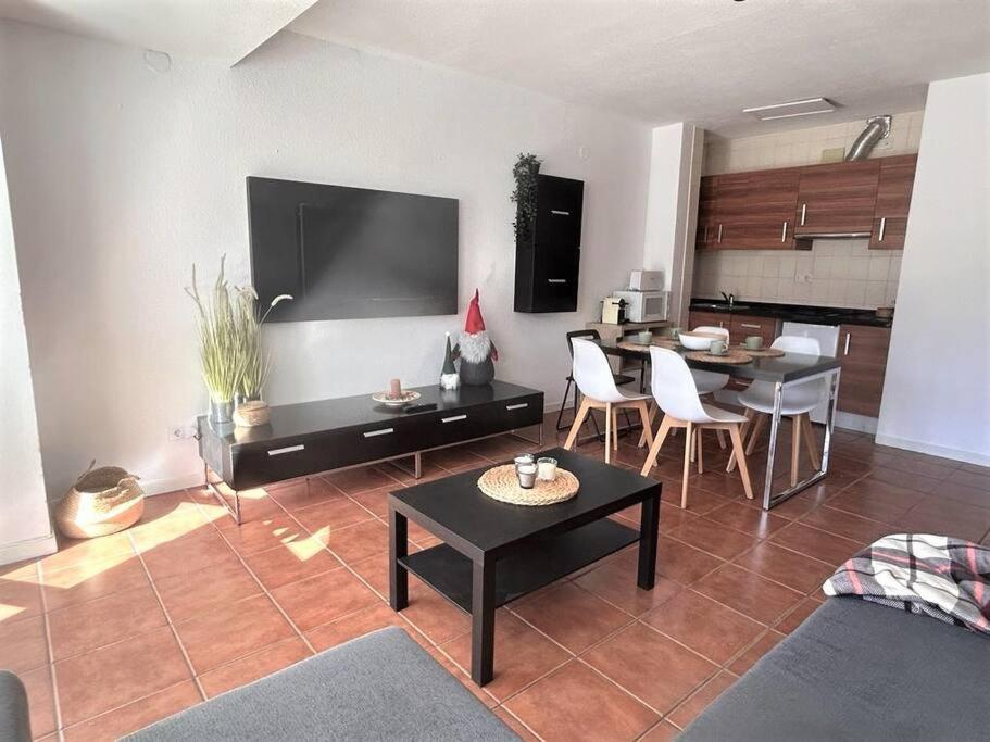 Little Rest Montblanc 6 Pax Personas Wifi Garaje Plaza Pradollano Apartment โมนาชิล ภายนอก รูปภาพ